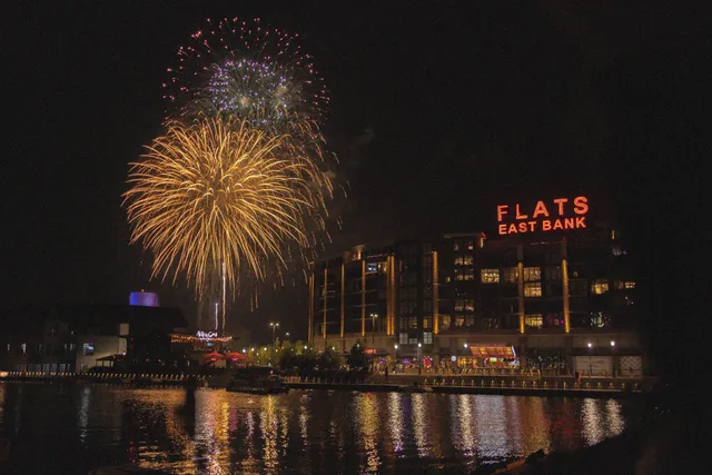 Flats East Bank | Entertainment District