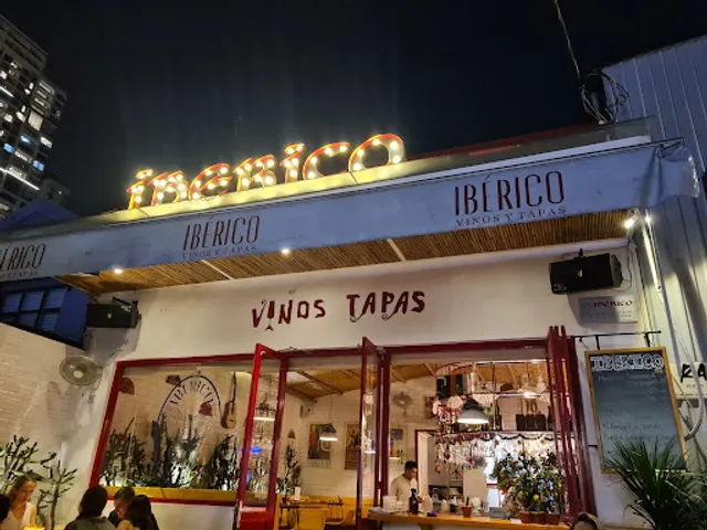 iBERICO - TAPAS y VINO