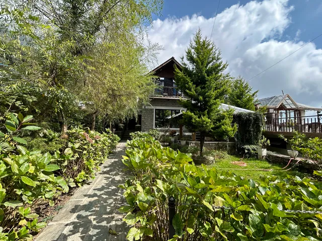 Utopia Hostels Dharamkot (Mcleodganj )