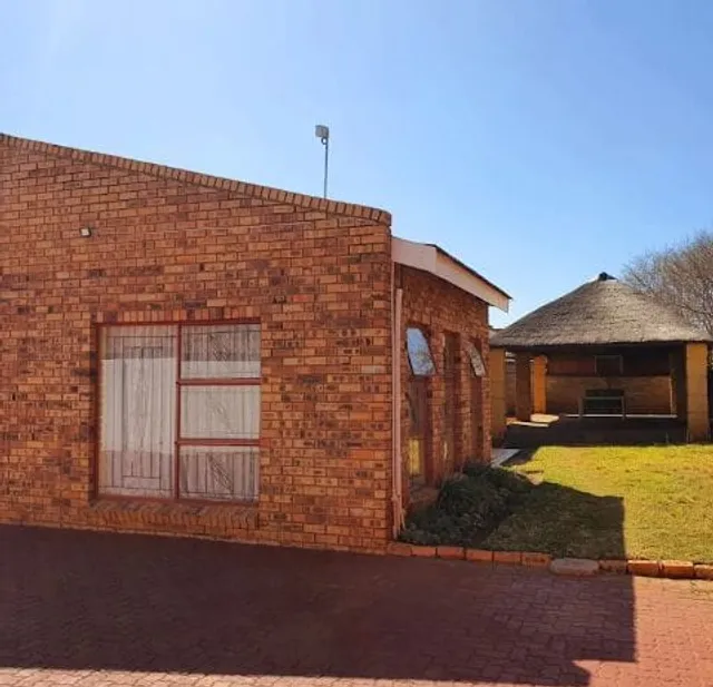 Goodlife guest House Mafikenge