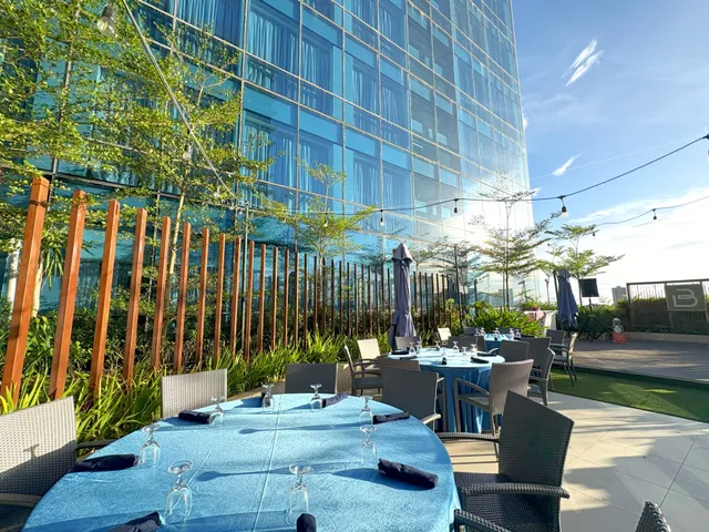 BELMONT HOTEL MACTAN