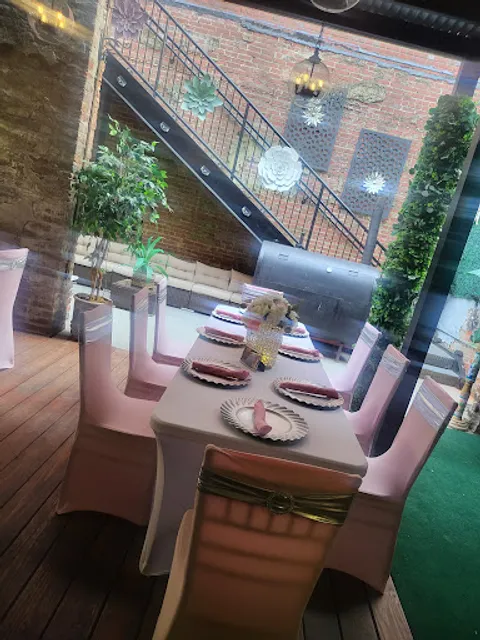 Curry's Caribbean Restaurant & Bar