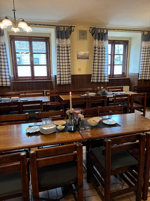 Hotel - Restaurant Tavern At Large