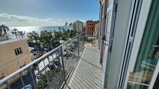 PUNTODIVISTA, appartamento fronte mare