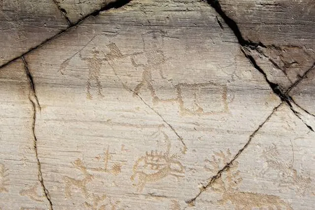 Släbro Hällristningar