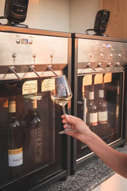 Wine Fountain Kapela