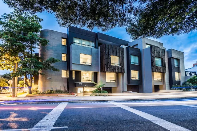 Viaggio Teleport City Suites