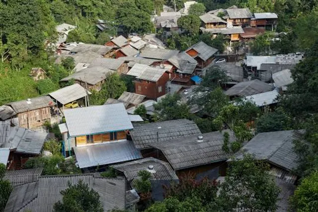 Mae Kampong Village
