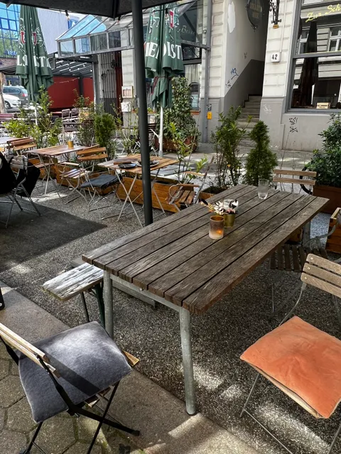 Berta. -Brunch und Dinner-