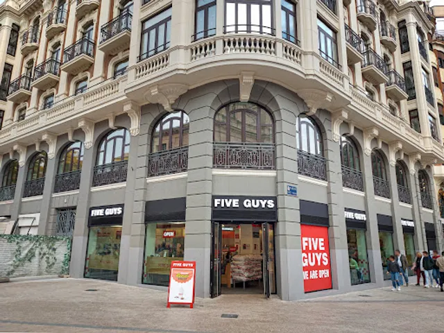 Five Guys Burgers and Fries - Murcia Plaza Santo Domingo