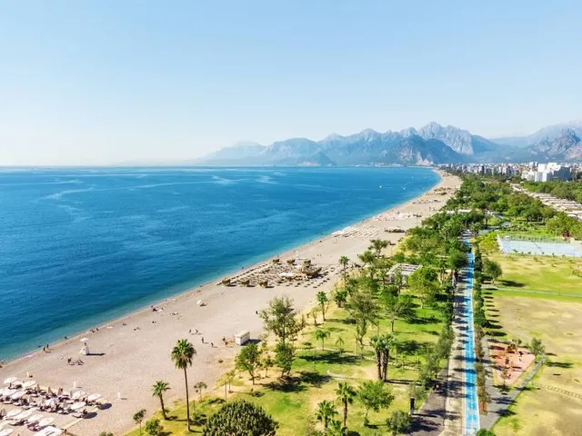 Konyaaltı Halk Plajı