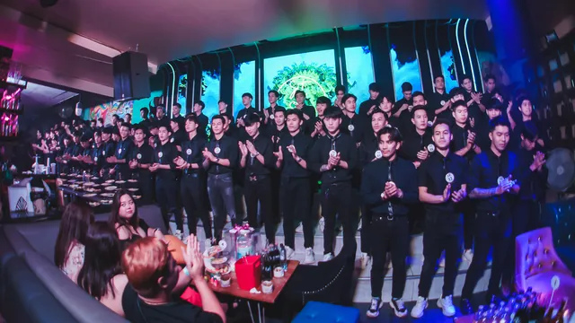 Sit 2 Sis Restaurant & Ent Club