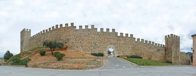 Walled enclosure of Montblanc