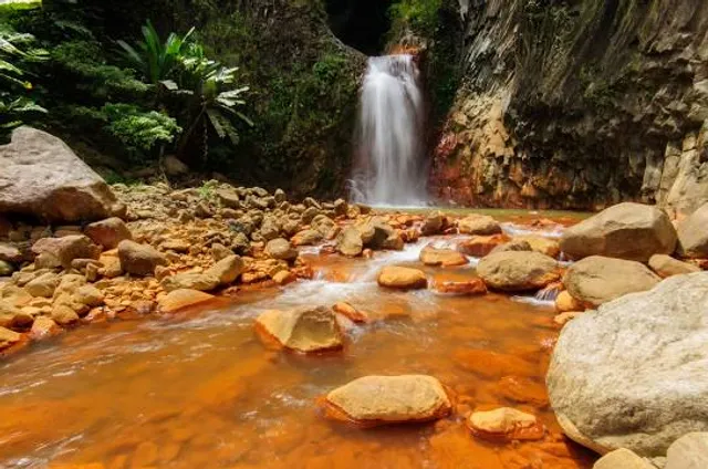 Pulangbato Falls