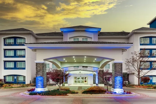 Holiday Inn Express & Suites Ardmore, an IHG Hotel