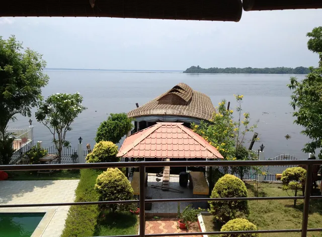 Silver Sands Residency