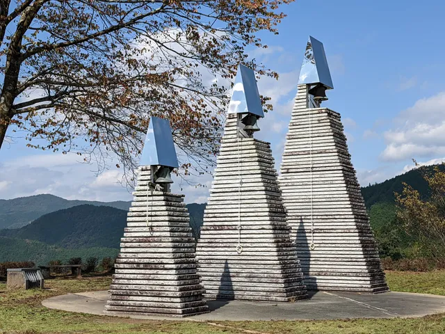 Visas for Life Monument