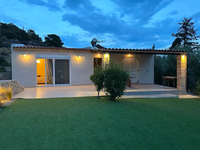 RELAXING POOL HOUSE IN LAGONISI 2