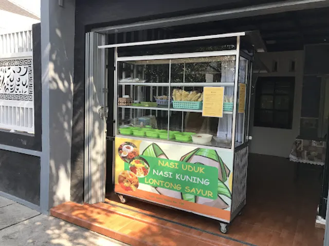 Kedai Sarapan Pagi Nasi Uduk dan Lontong Sayur