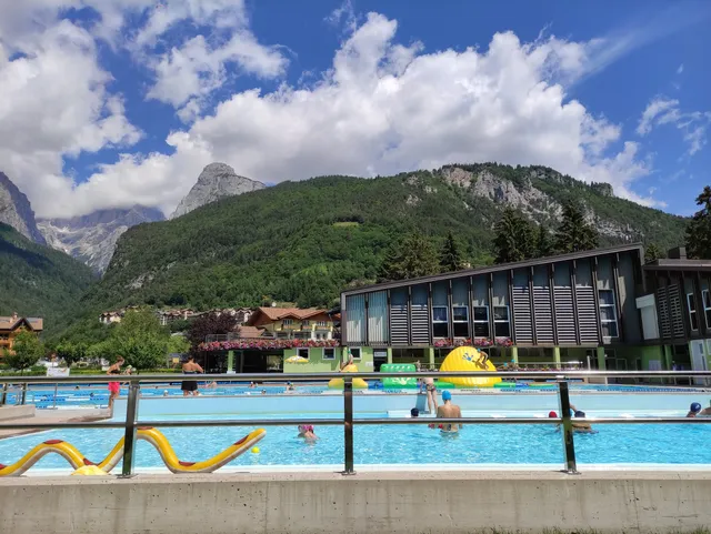 Acquapark e Piscina Olimpionica Lago di Molveno