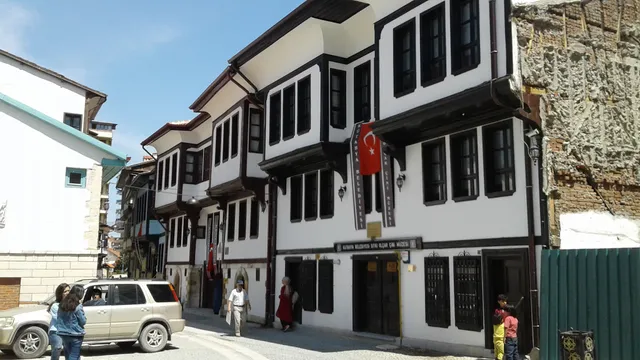 Kütahya belediyesi Sıtkı Olçar Çini Müzesi