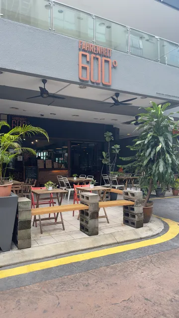 Fahrenheit 600 Cafe & Restaurant