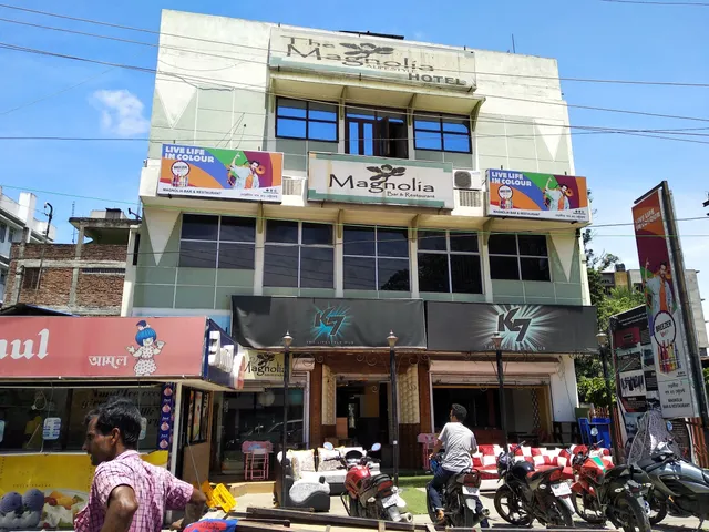 Magnolia Bar & Restaurant & Hotel.