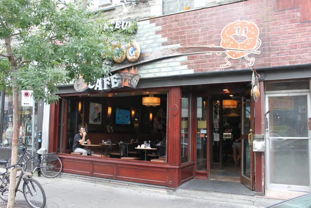 St-Viateur Bagel & Café Mont-Royal