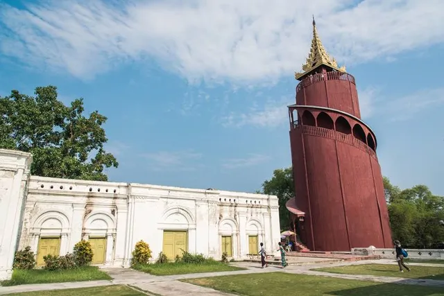 HH Maharaja Sir Jiwajirao Scindia Museum
