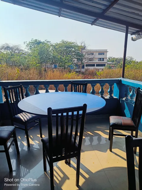 Jess Family Restaurant and Bar