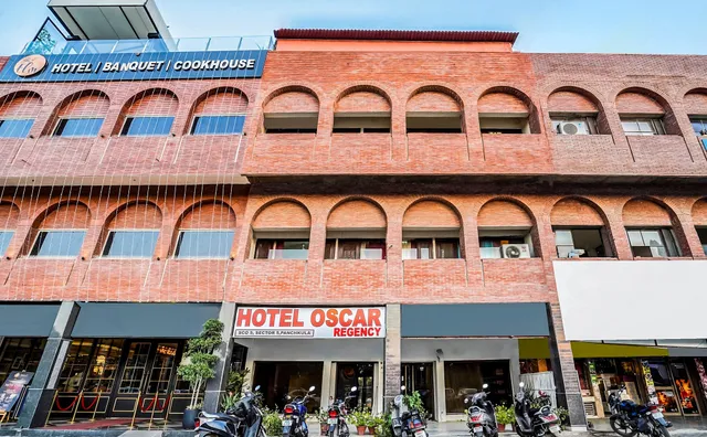 OYO 2690 Hotel Oscar Regency