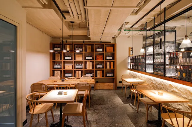 El Almacén Wine Bar