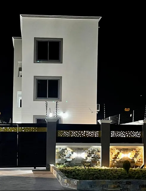 Mojo Apartment, Tema