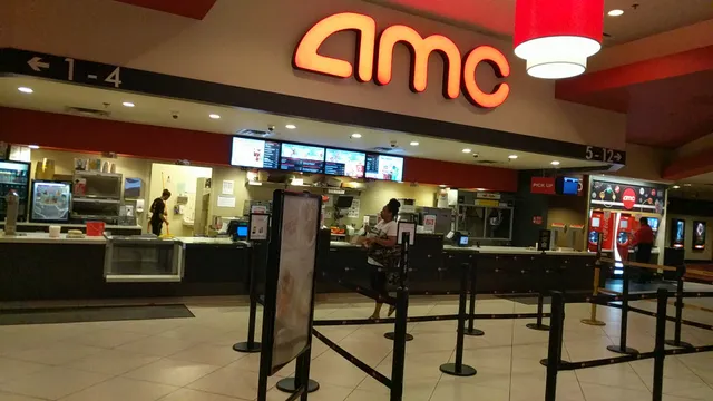 AMC Rivertowne 12