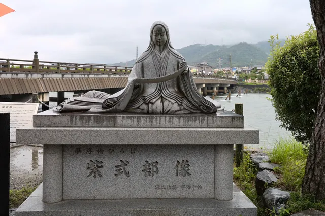 Statue of Murasaki Shikibu