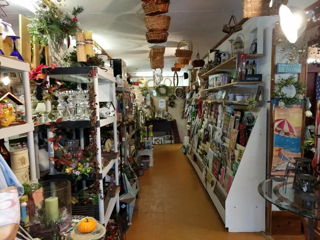 Mountainhome Candle & Wicker