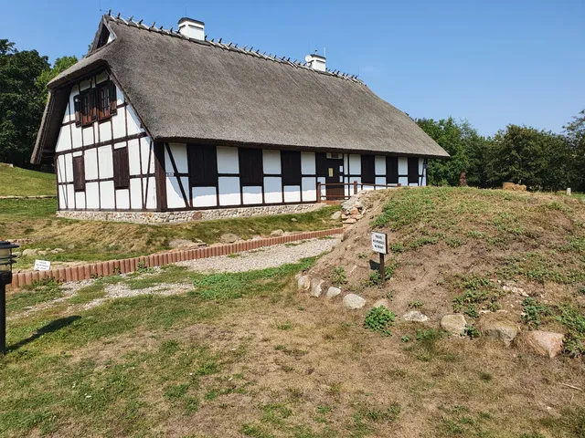 Park Kulturowy - Osada Łowców Fok w Rzucewie Gmina Pucka