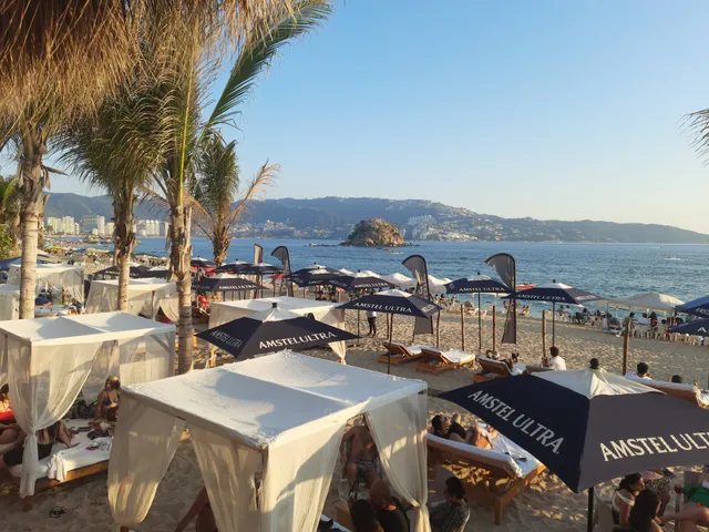 Kalei Acapulco Beach Club