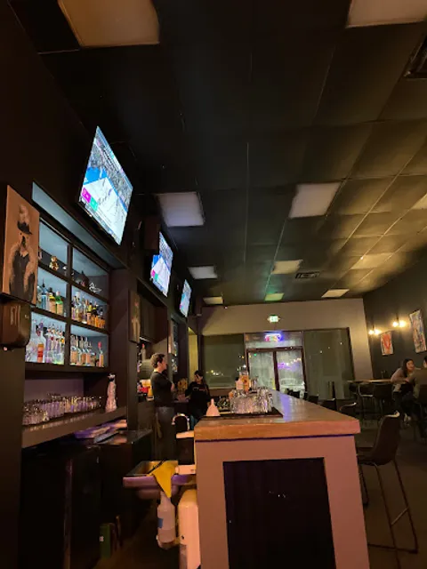 The Fifth Cocktail Lounge