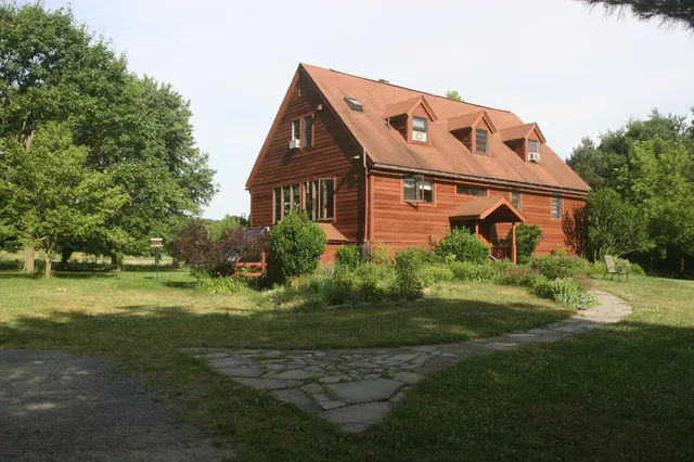 Brookton Hollow Farm B & B