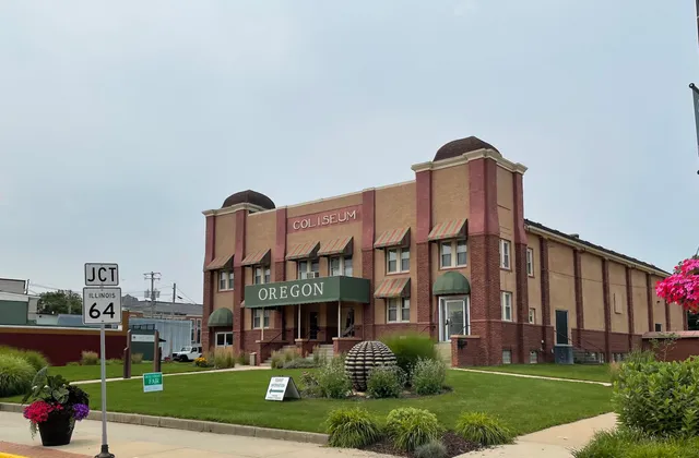 Coliseum Museum of Art, Antiques & Americana