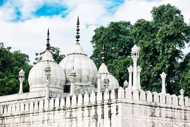Moti Masjid