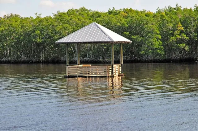 Four Mile Cove Ecological Preserve