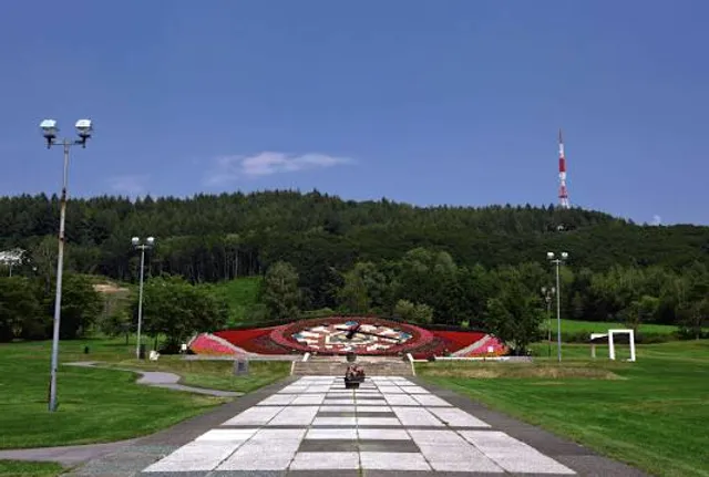 Tokachigaoka Park / Flower Clock Hanaku