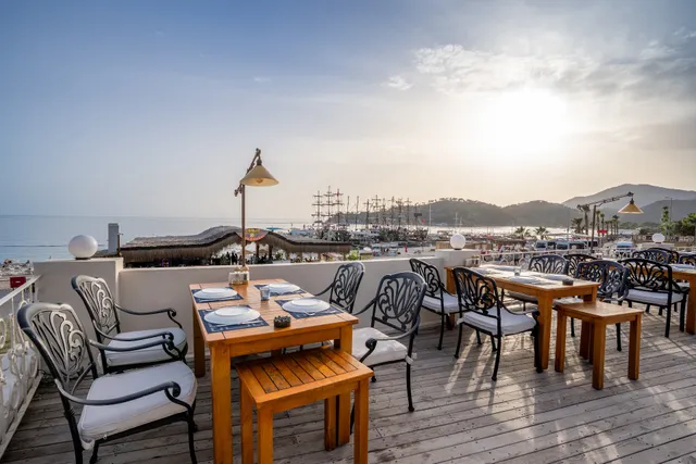 Jade Terrace Food & Drink