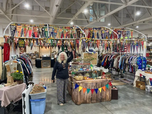 Lucky Finds Nostalgic Outfitters