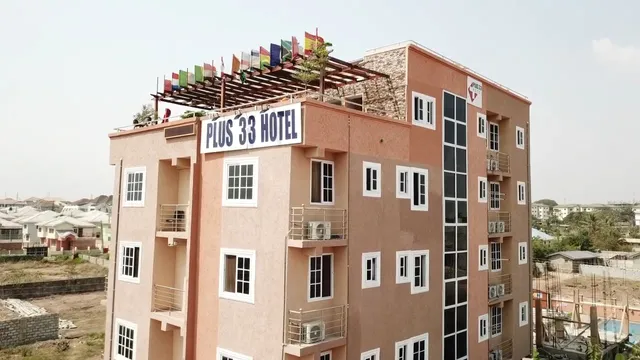 Plus 33 Hotel