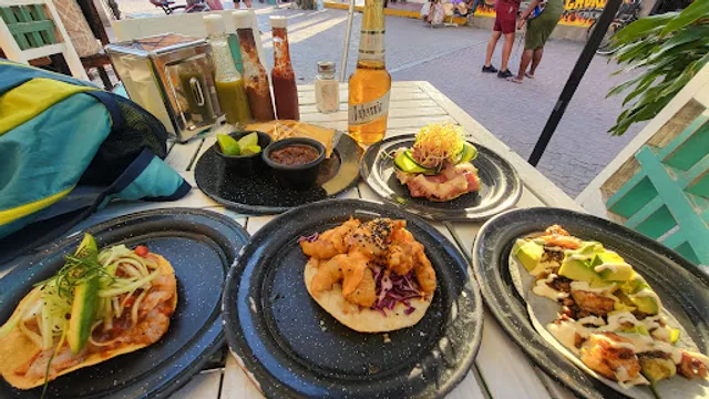 Las Hijas de la Tostada - 5ta Avenida y Calle 38