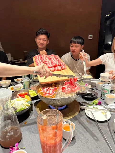 岩漿漢方麻辣火鍋-台中公益店