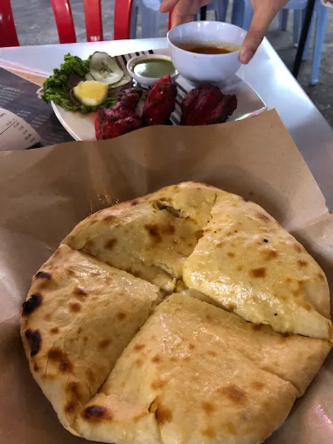 Astaka Cheese Naan